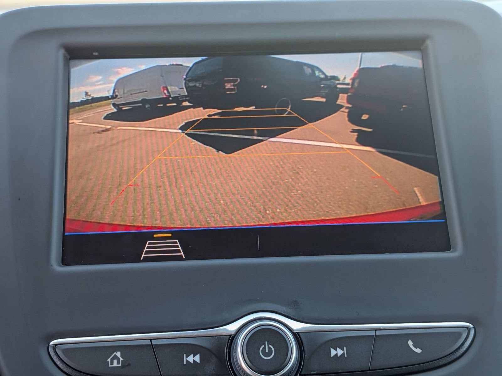 Used 2020 Chevrolet Equinox LT FWD image 24