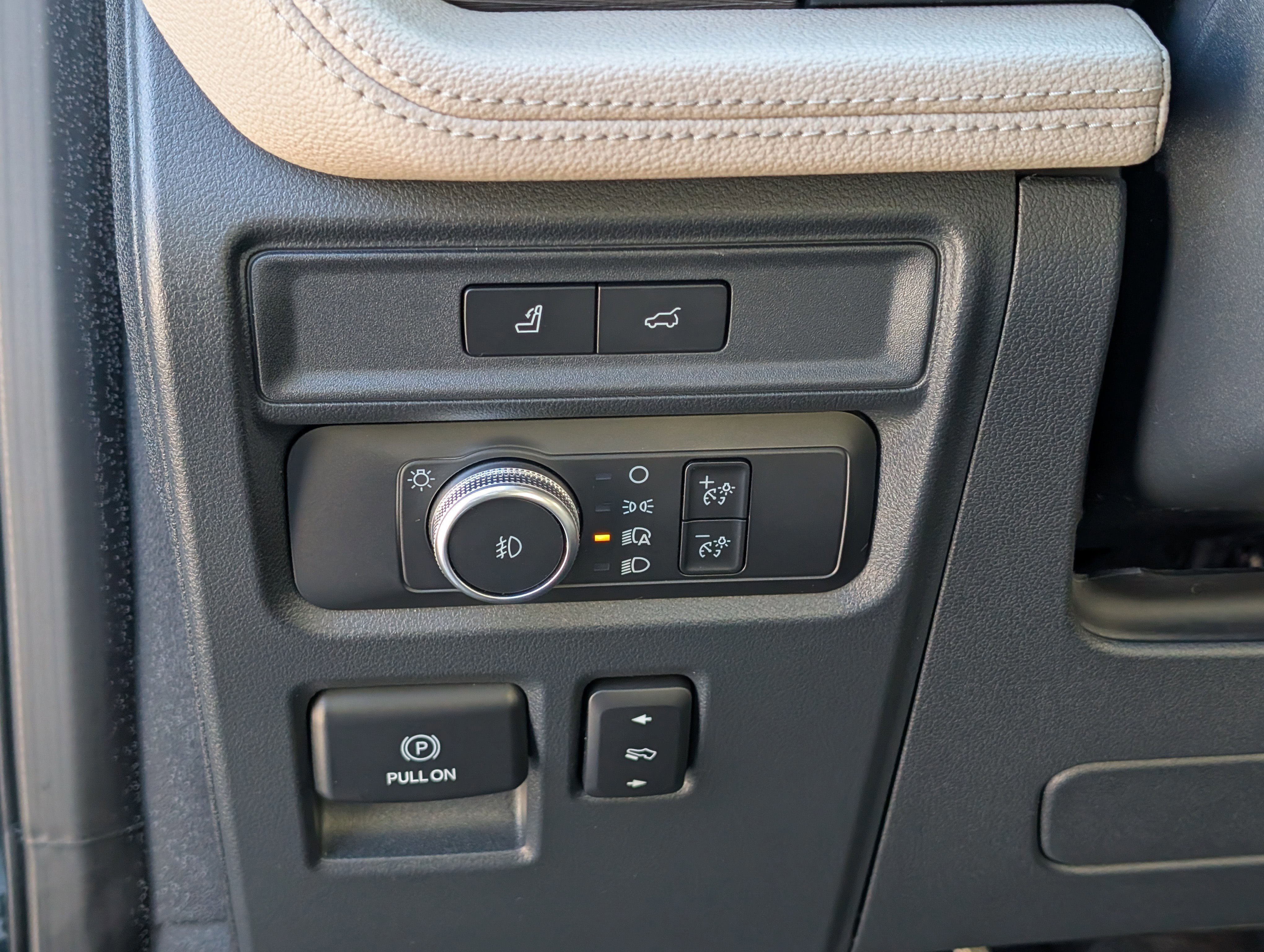 Certified 2022 Ford Expedition Limited image 28