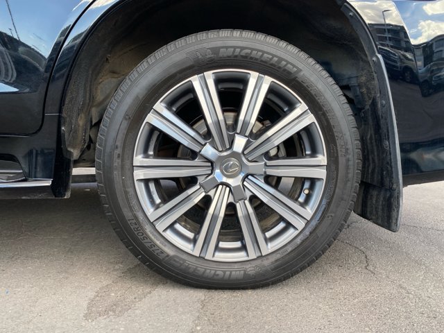Used 2017 Lexus LX 570 4WD w/ Luxury Package image 23