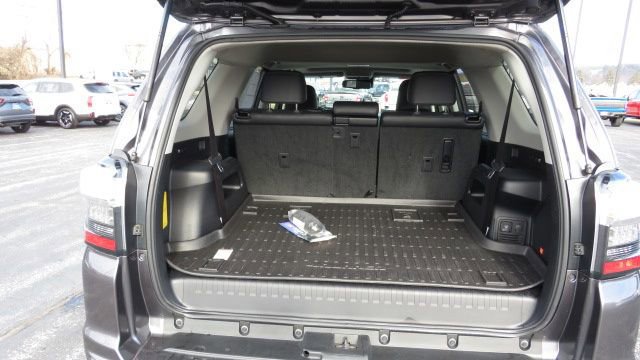 Used 2022 Toyota 4Runner Limited image 31