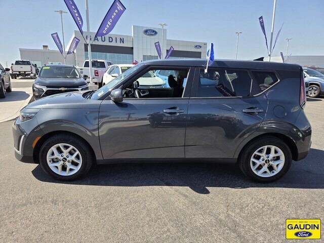 Used 2025 Kia Soul LX w/ LX Technology Package FWD image 4