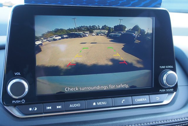 Used 2025 Nissan Rogue SV FWD image 29