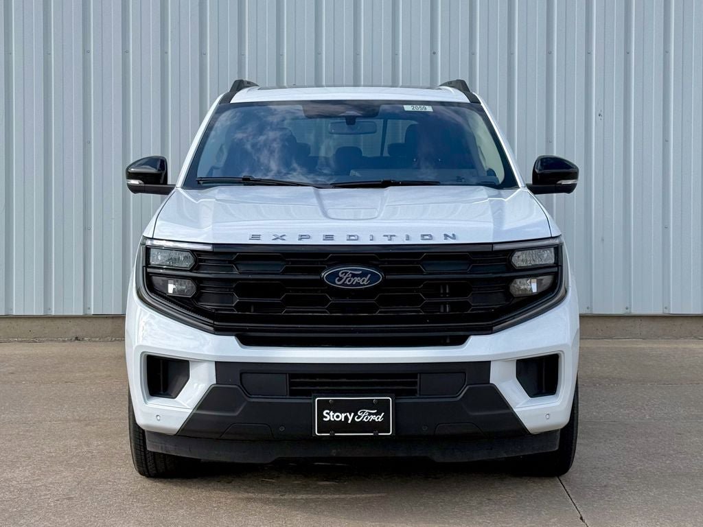 Certified 2025 Ford Expedition Active AWD/4WD image 9