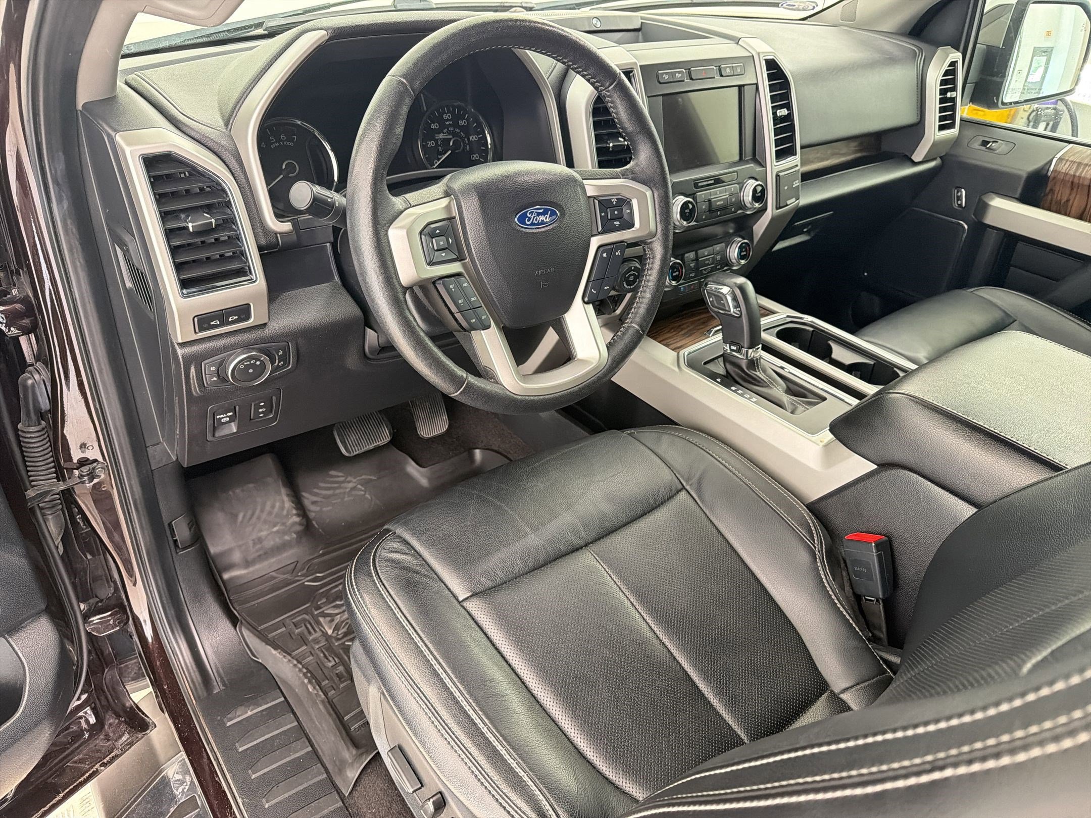 Certified 2020 Ford F150 Lariat w/ Equipment Group 502A Luxury image 9