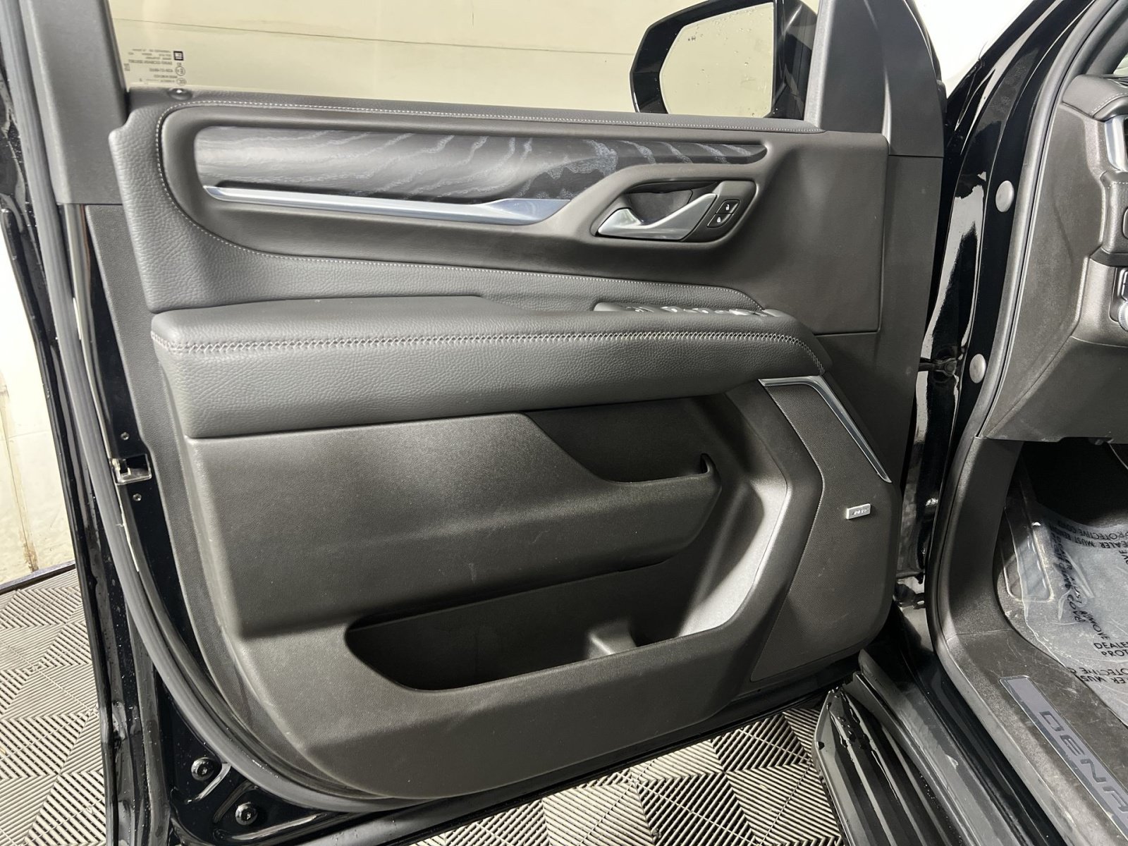 Used 2022 GMC Yukon Denali AWD/4WD image 14