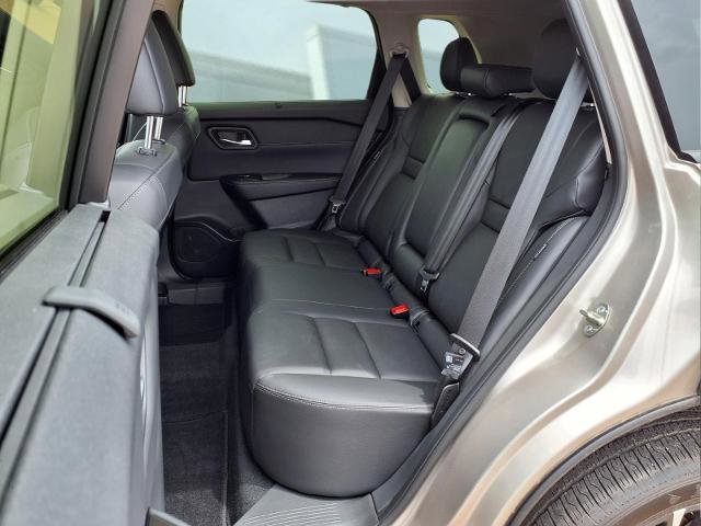 Used 2025 Nissan Rogue SL w/ Tech Package AWD/4WD image 11