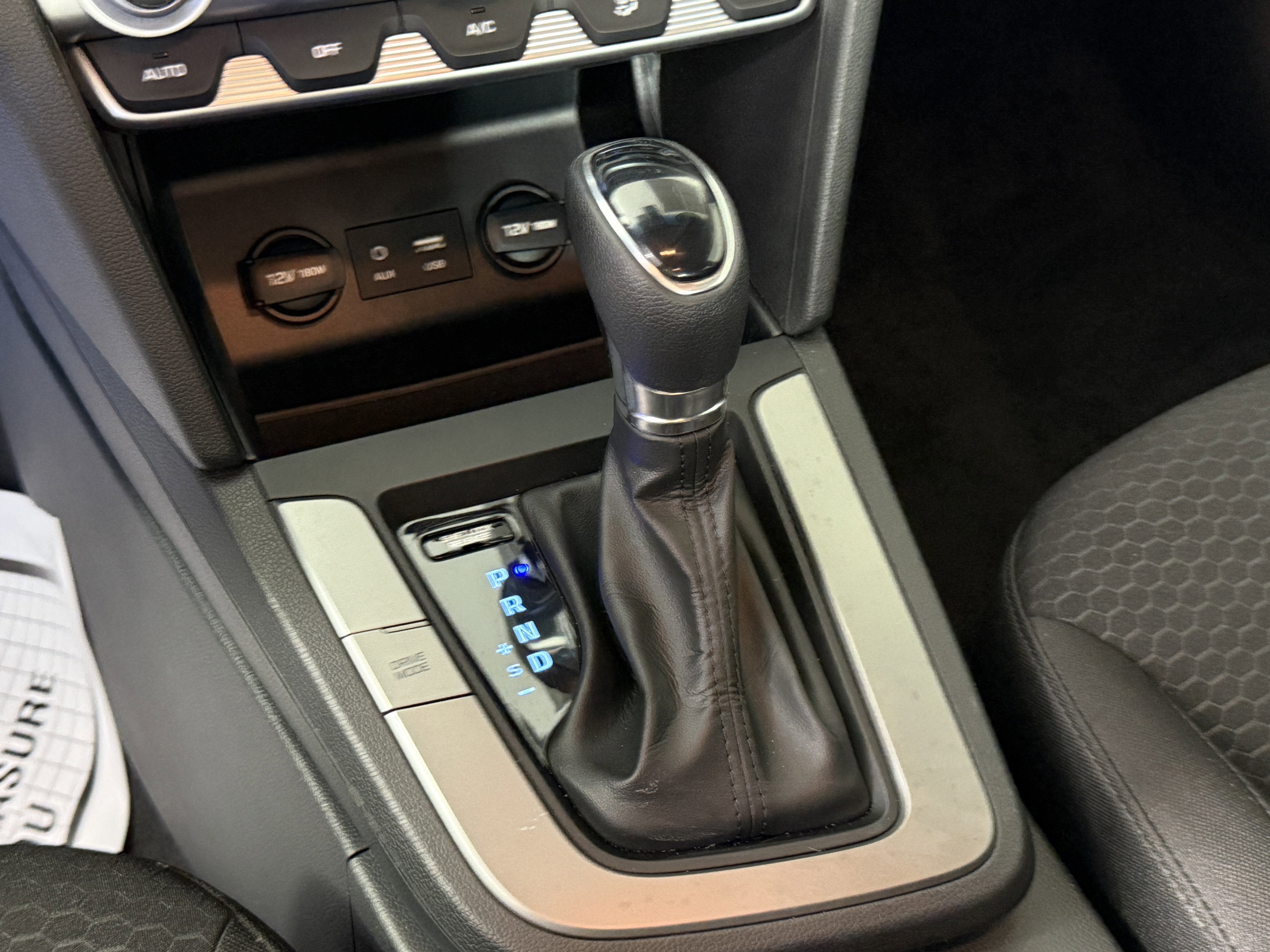 Used 2020 Hyundai Elantra SE w/ Cargo Package (C1) FWD image 21