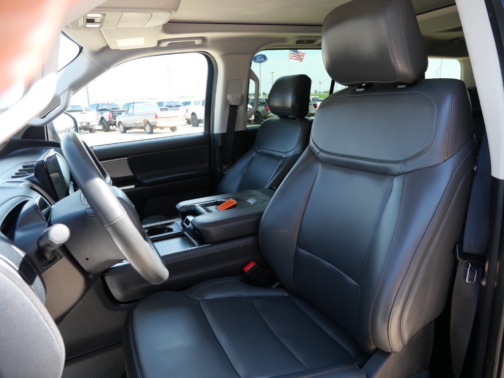 Certified 2025 Ford Expedition Active AWD/4WD image 16