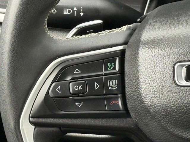 Used 2023 Jeep Grand Cherokee Altitude AWD/4WD image 27