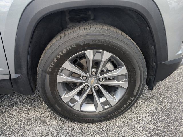 Used 2025 Chevrolet Equinox LT w/ Convenience Package II image 12