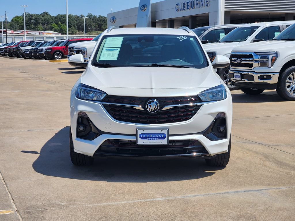 Used 2022 Buick Encore GX Select w/ Sport Touring Package FWD image 2
