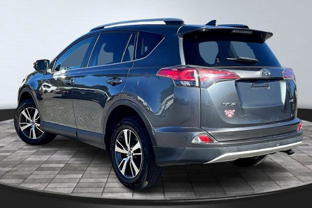 Used 2018 Toyota RAV4 XLE image 4