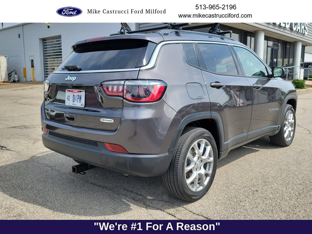 Used 2022 Jeep Compass Latitude w/ Sun and Sound Group AWD/4WD image 5