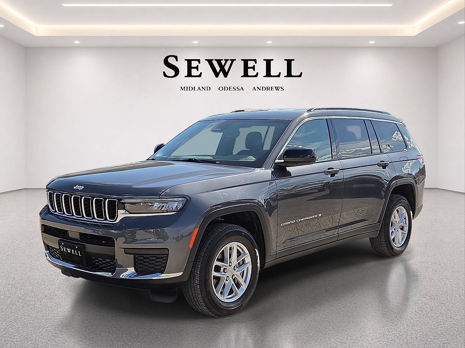 Used 2025 Jeep Grand Cherokee L Laredo