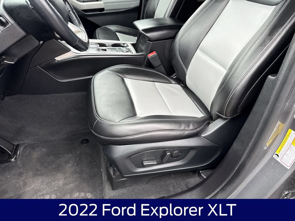 Certified 2022 Ford Explorer XLT w/ XLT Sport Appearance Package AWD/4WD image 12