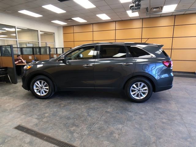 Used 2020 Kia Sorento LX image 2