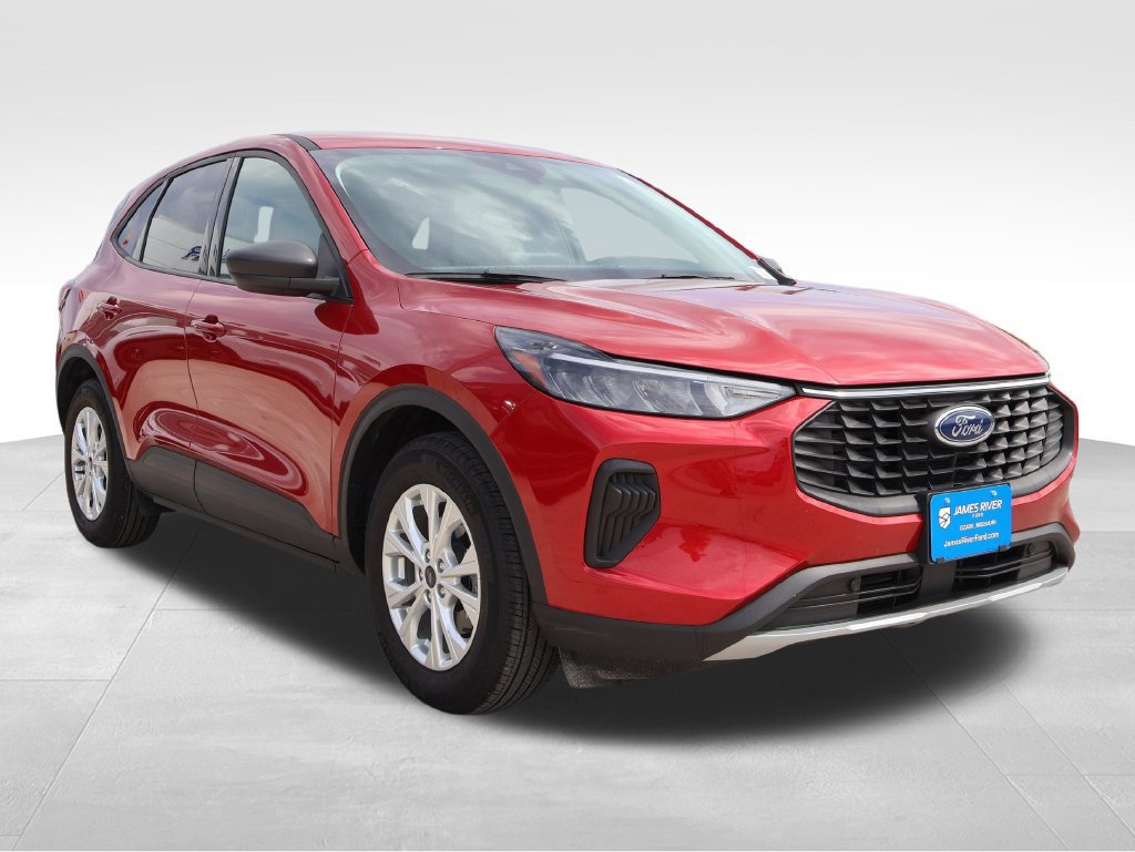 Certified 2025 Ford Escape Active w/ Cold Weather Package FWD image 7