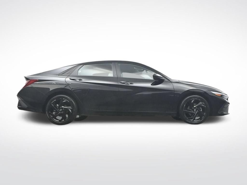 Used 2026 Hyundai Elantra Sport w/ Cargo Package FWD image 34