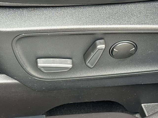 Certified 2024 Ford Escape Platinum image 40