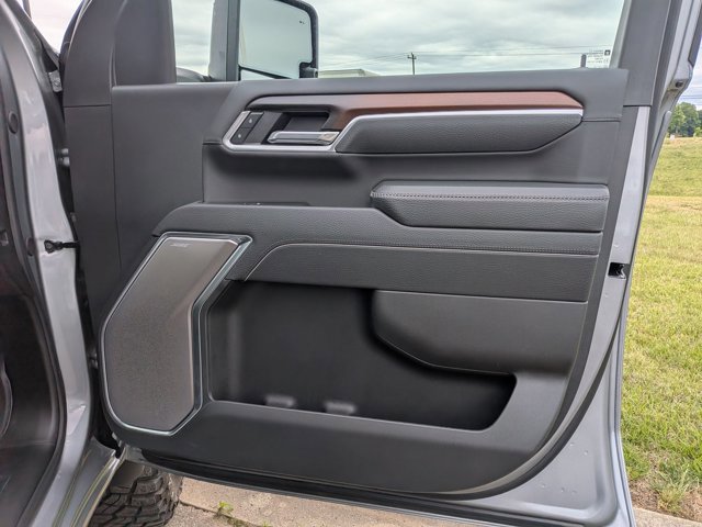 Used 2025 GMC Sierra 2500 Denali w/ Technology Package AWD/4WD image 30