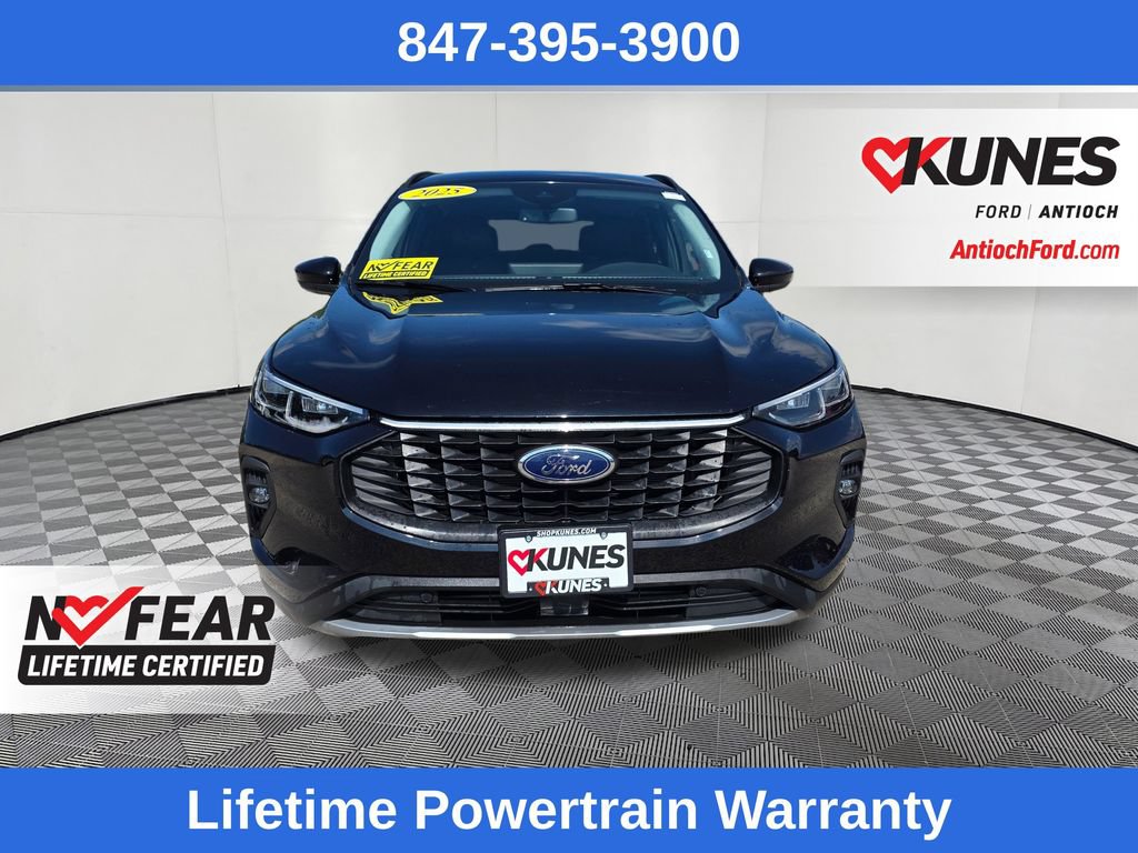 Certified 2025 Ford Escape Platinum AWD/4WD image 2