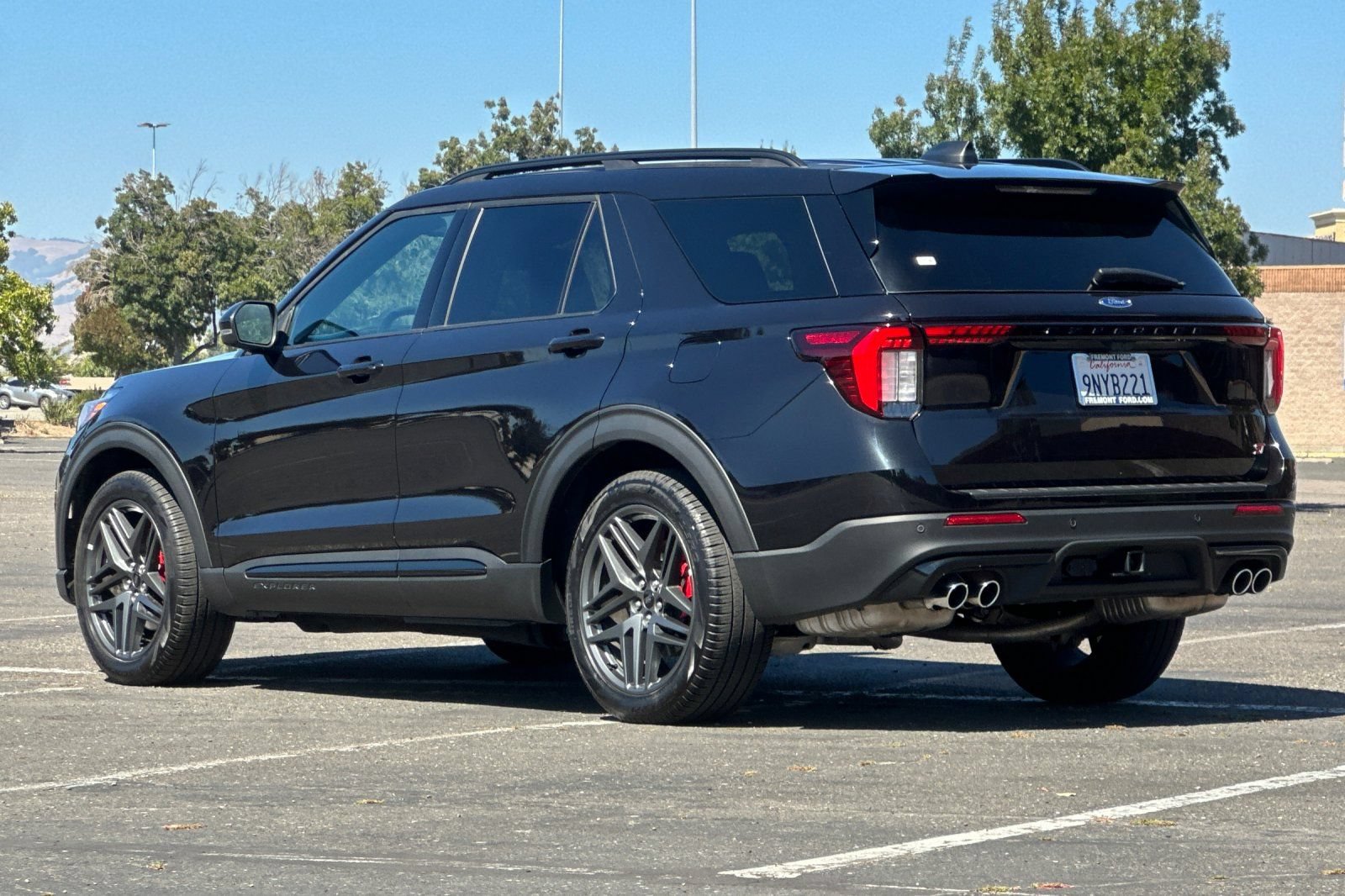 Certified 2025 Ford Explorer ST AWD/4WD image 5
