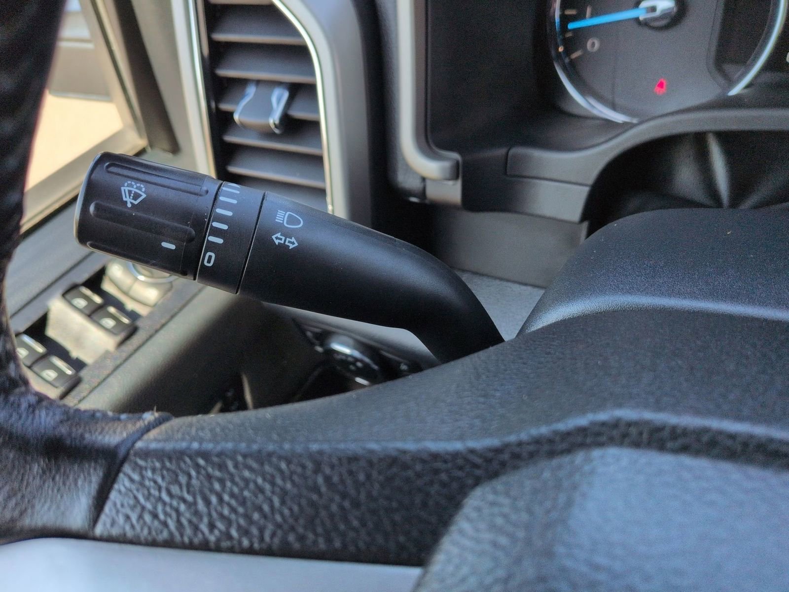 Certified 2022 Ford F250 Lariat w/ Black Appearance Package image 31