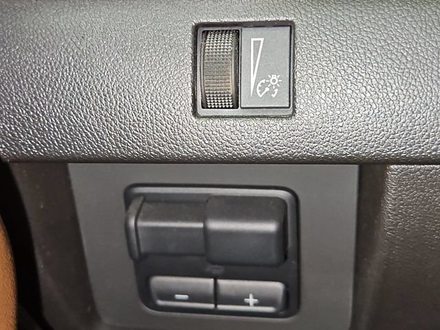 Used 2023 GMC Canyon AT4 w/ Canyon Safety Plus Package AWD/4WD image 32