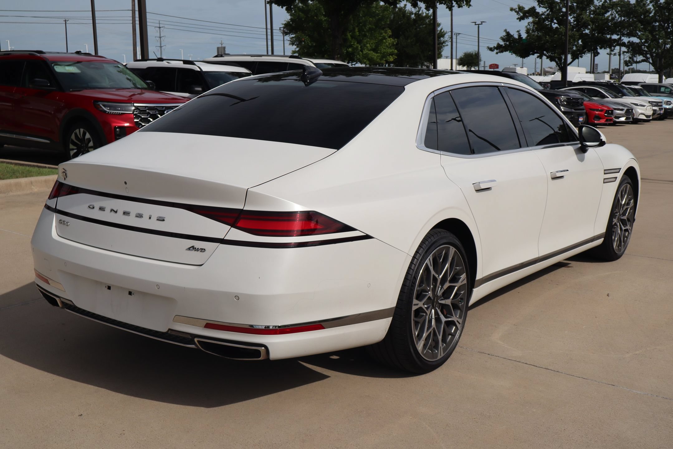 Used 2023 Genesis G90 3.5T AWD/4WD image 3