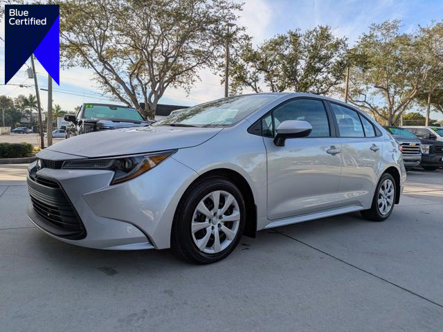 Used 2025 Toyota Corolla LE image 1