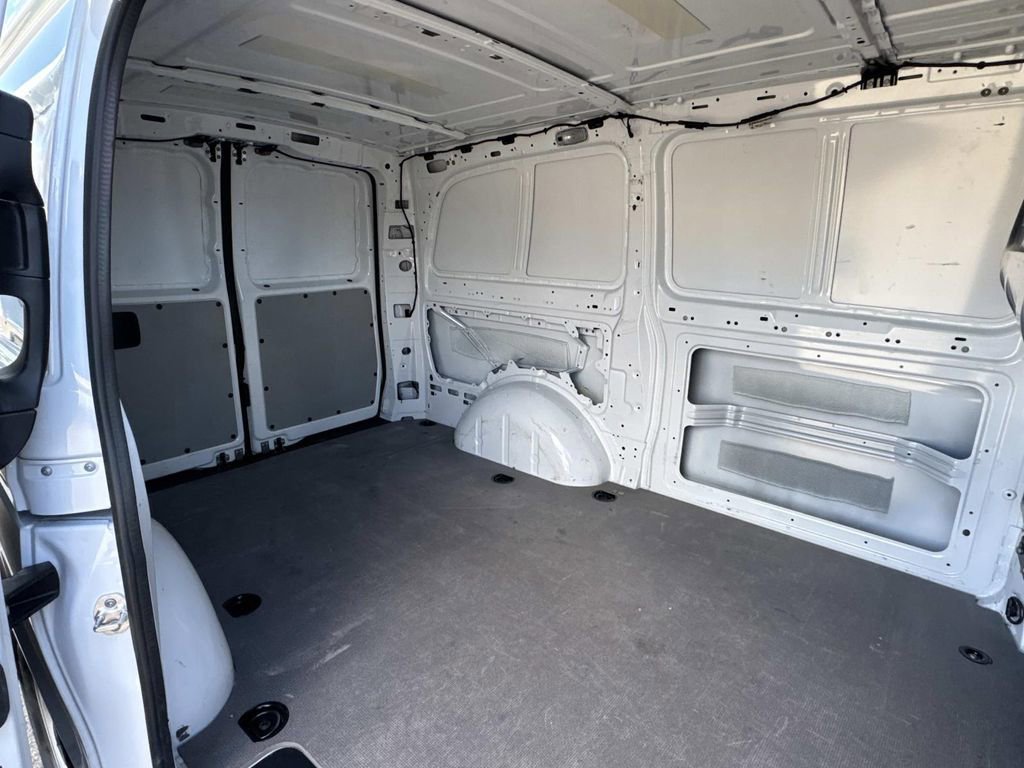 Used 2023 Mercedes-Benz Metris image 12
