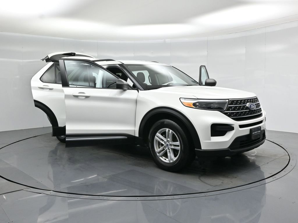 Certified 2024 Ford Explorer XLT RWD image 29