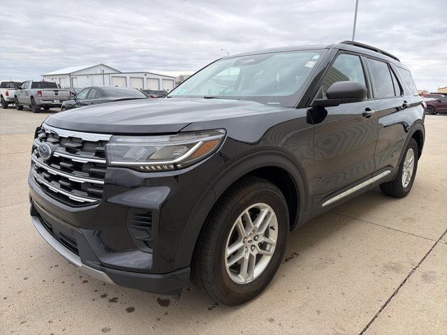 Certified 2025 Ford Explorer Active AWD/4WD image 4
