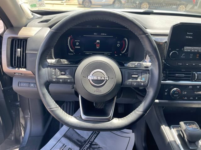 Used 2023 Nissan Pathfinder Platinum FWD image 27