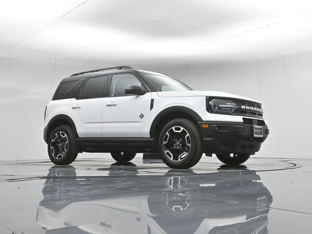 Certified 2024 Ford Bronco Sport Outer Banks w/ Tech Package AWD/4WD image 4