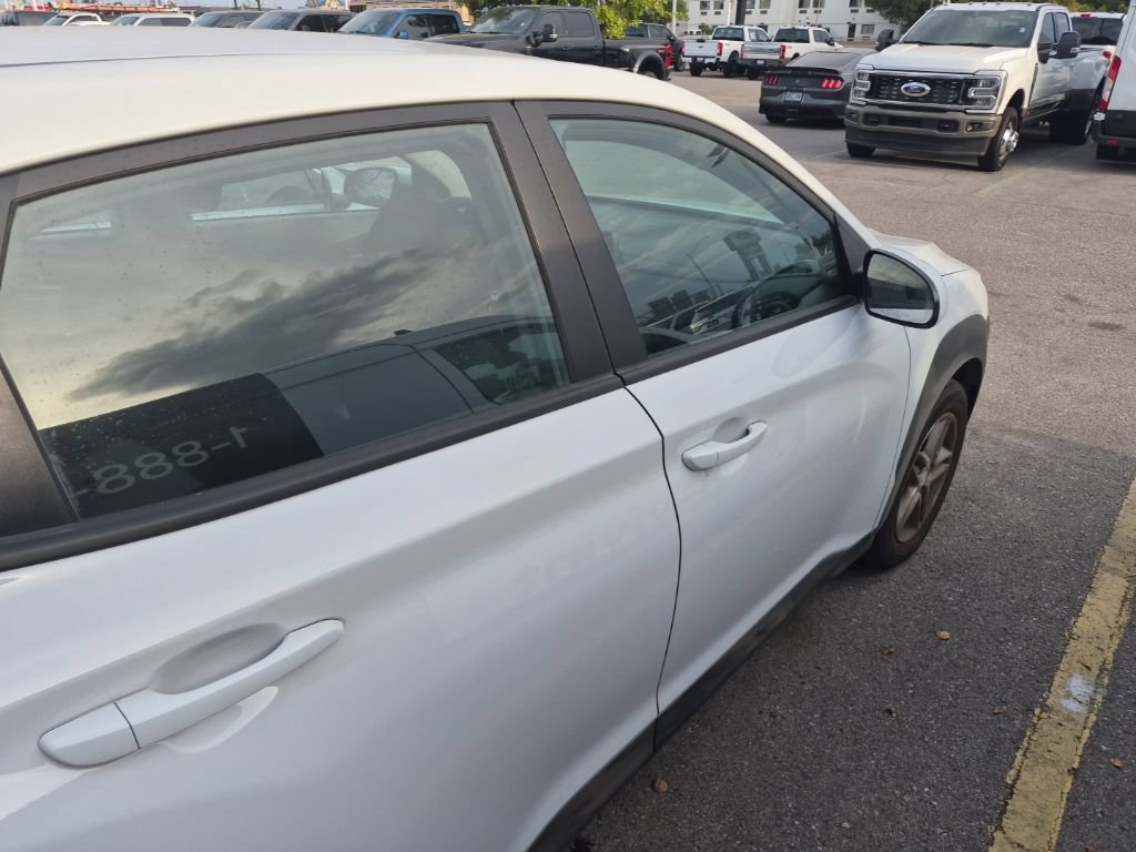 Used 2021 Hyundai Kona SE FWD image 17