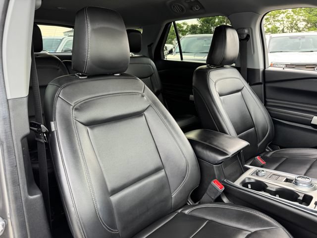 Certified 2022 Ford Explorer XLT w/ Equipment Group 202A AWD/4WD image 19