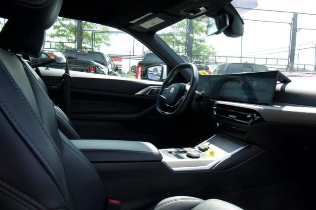 Used 2025 BMW 430i Convertible w/ Premium Package RWD image 26