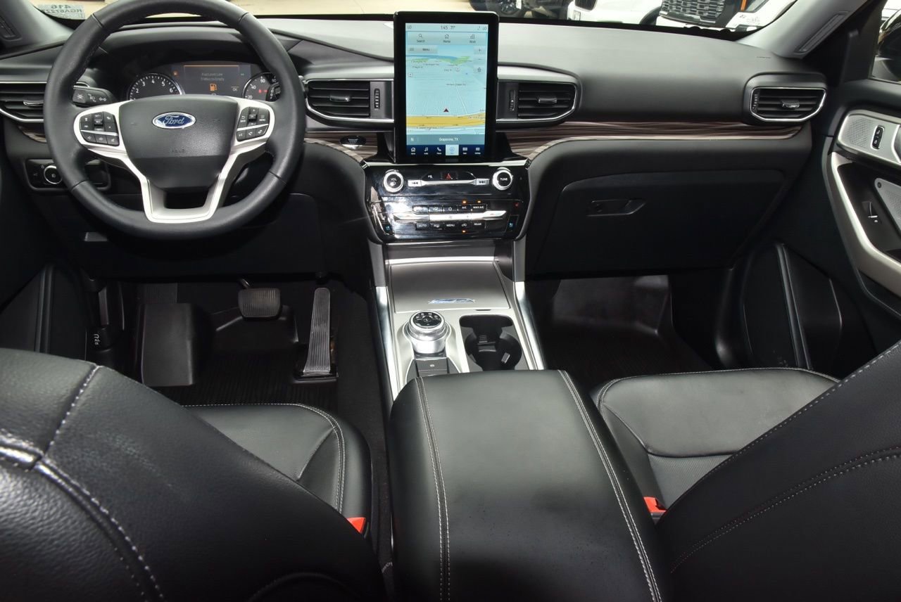 Certified 2024 Ford Explorer Limited w/ Limited Technology Package image 18
