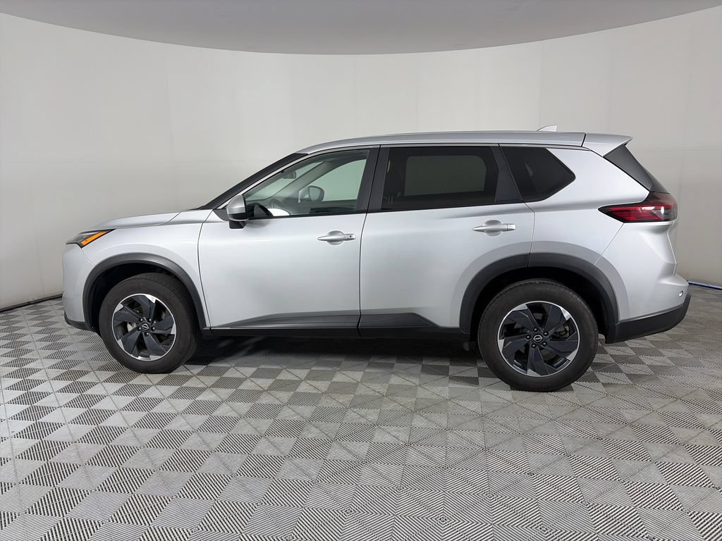 Used 2024 Nissan Rogue SV AWD/4WD image 4