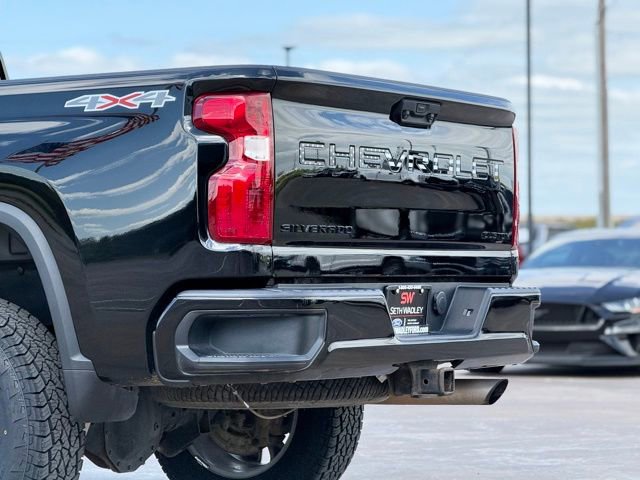 Used 2022 Chevrolet Silverado 2500 Custom w/ Custom Convenience Package AWD/4WD image 10