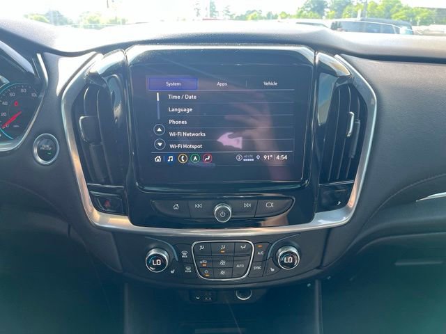 Used 2022 Chevrolet Traverse RS FWD image 13