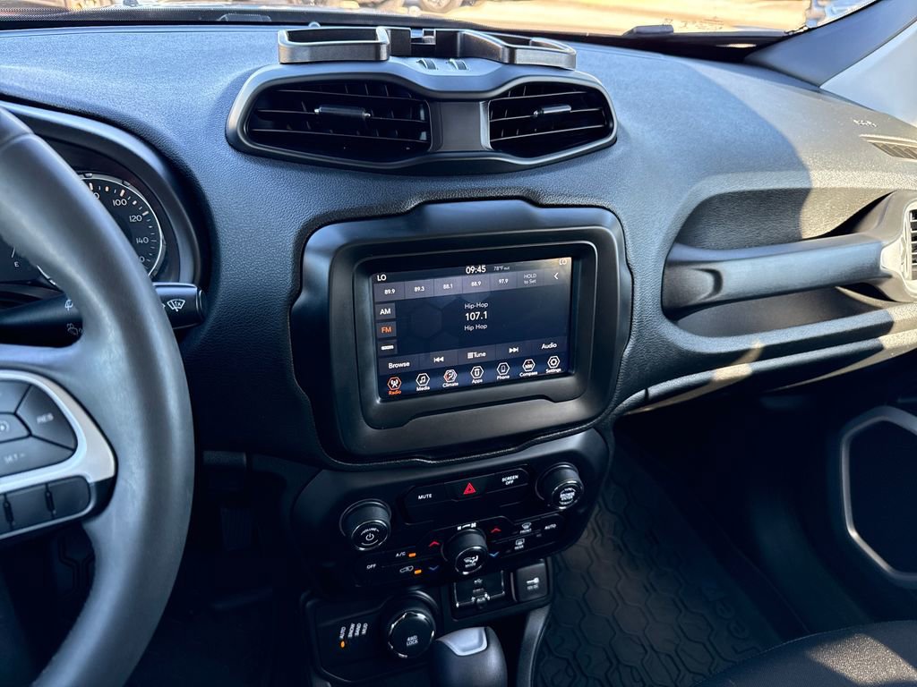 Used 2018 Jeep Renegade Latitude w/ Trailer Tow Group image 18