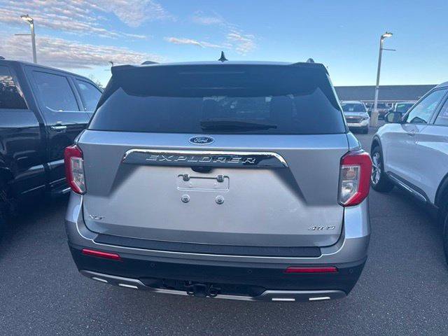 Certified 2023 Ford Explorer XLT w/ Equipment Group 202A AWD/4WD image 15