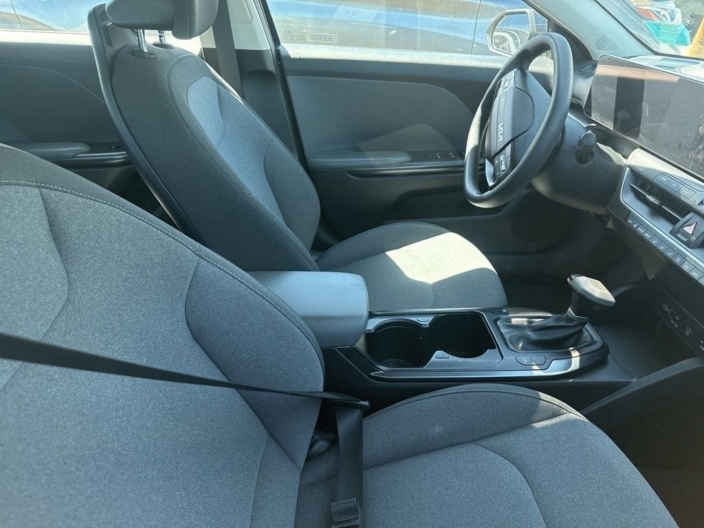 Used 2025 Kia K4 LXS image 8