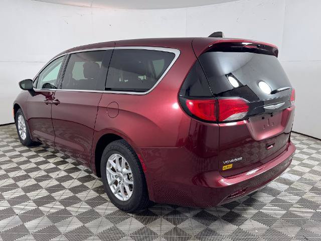 Used 2023 Chrysler Voyager LX FWD image 11
