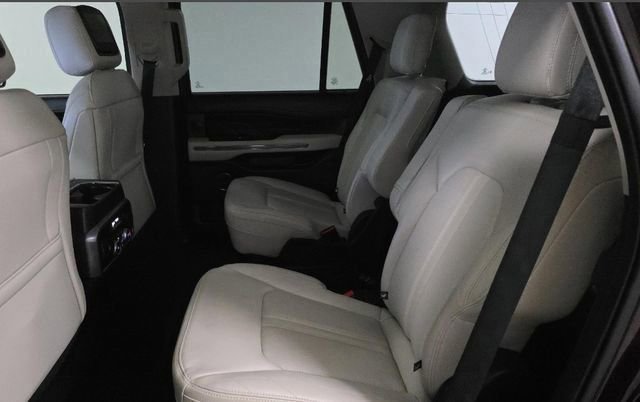 Certified 2020 Ford Expedition Platinum image 5