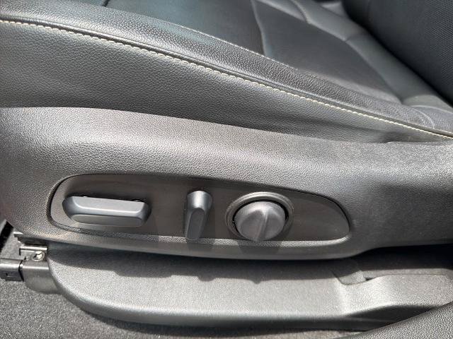 Used 2020 GMC Acadia SLT w/ LPO, Floor Liner Package AWD/4WD image 12