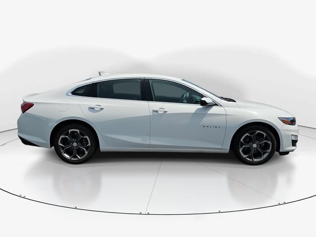 Used 2022 Chevrolet Malibu LT FWD image 2