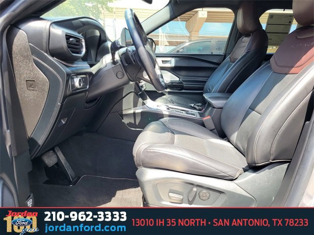Certified 2021 Ford Explorer Platinum w/ Premium Technology Package image 18
